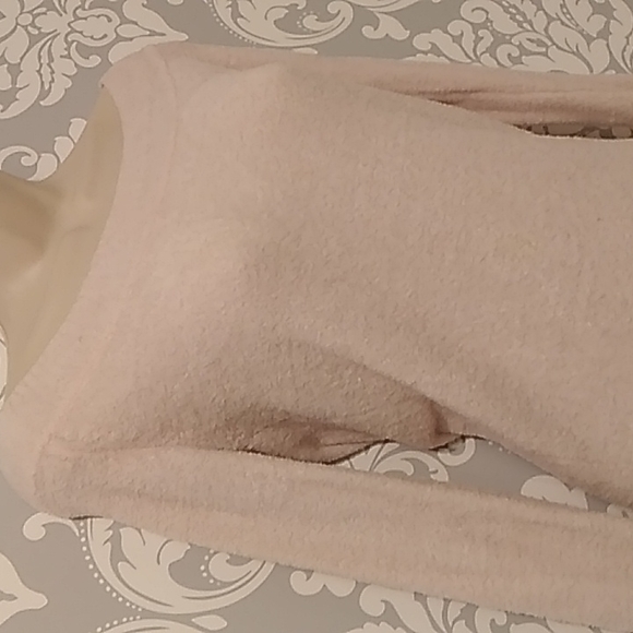 Suzy Sheir, Super-Soft, Cashmere Like Sweater - Picture 3 of 4